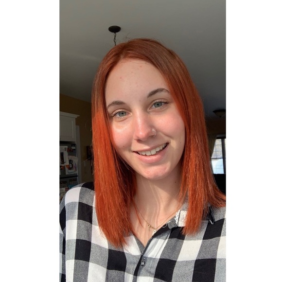 Meet your Posher, Stéphanie - Picture 1 of 1